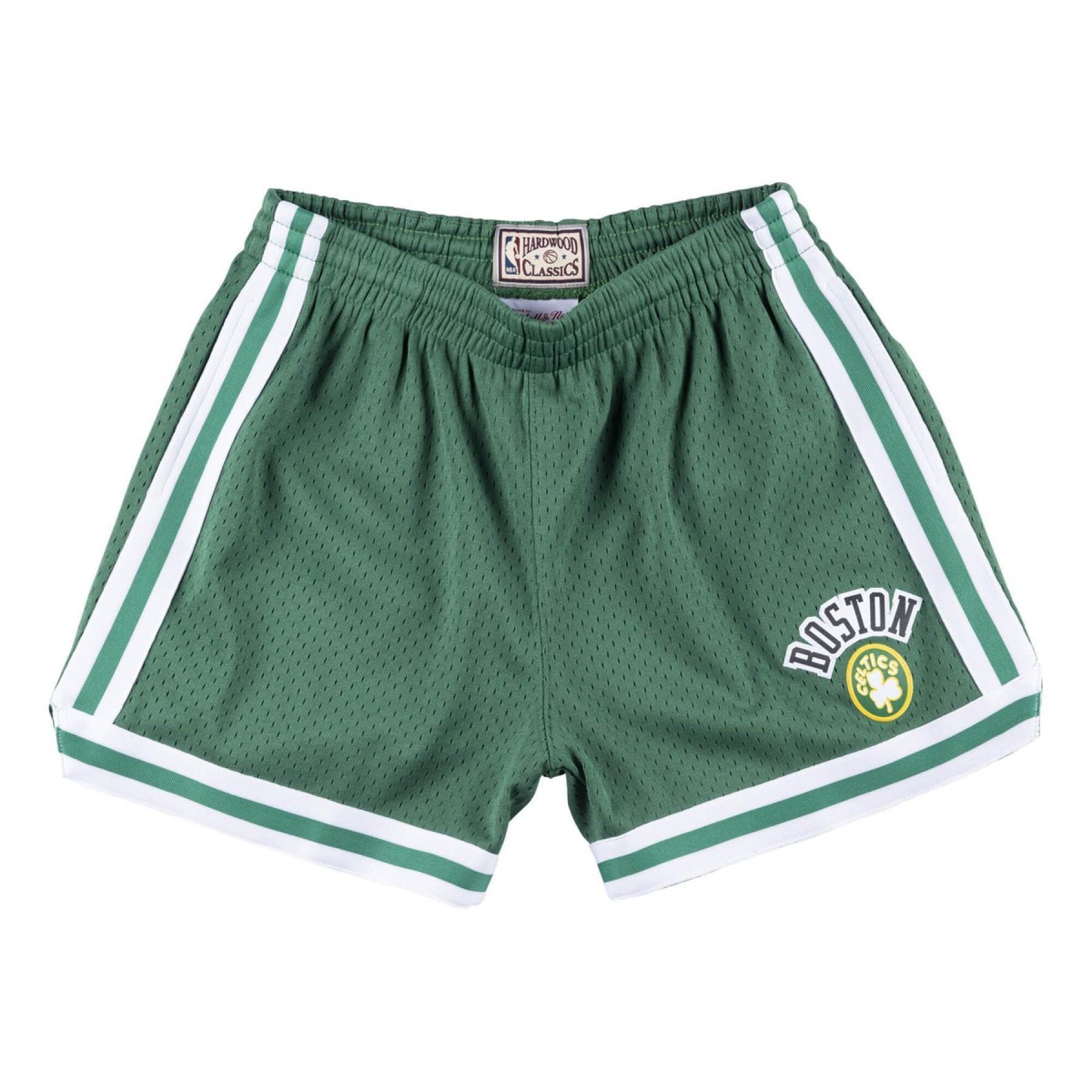 Dames shorts Boston Celtics jump shot