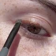 Multifunctionele make-up borstel Madara 24